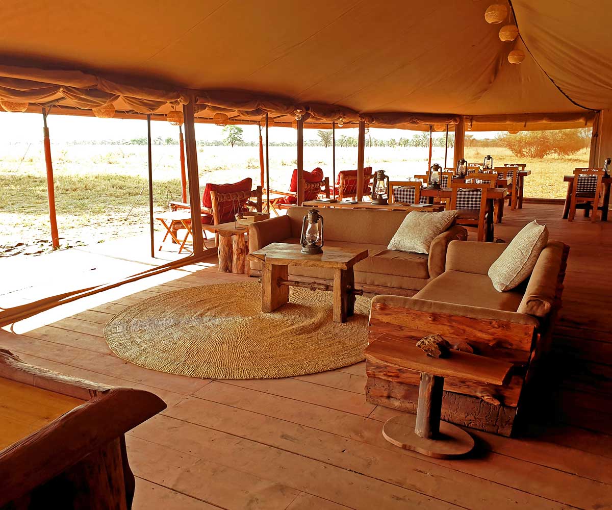Zawadi Serengeti Camp MessTent 02